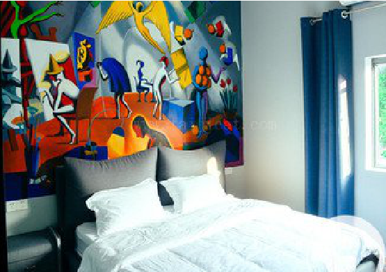 通海对于酒店的墙体彩绘而言更注重哪些方面？